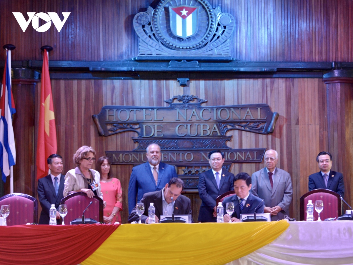 Chủ tịch Quốc hội Vương Đình Huệ dự Diễn đàn Doanh nghiệp Việt Nam - Cuba