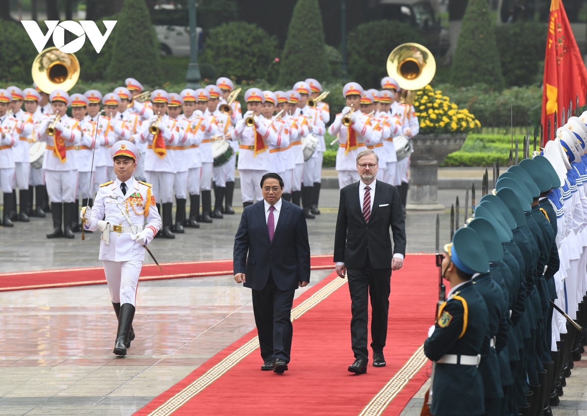 Toàn cảnh lễ đón và hội đàm giữa Thủ tướng Việt Nam và Thủ tướng CH Séc
