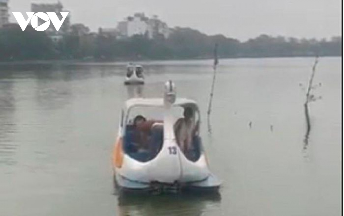 Hải Dương: Bé gái 7 tuổi tử vong do lật thuyền đạp vịt trên hồ