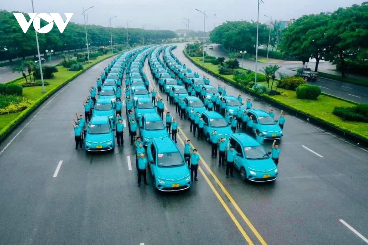 Khai trương hãng taxi thuần điện, giá mở cửa cho 1 km đầu tiên là 20.000 đồng