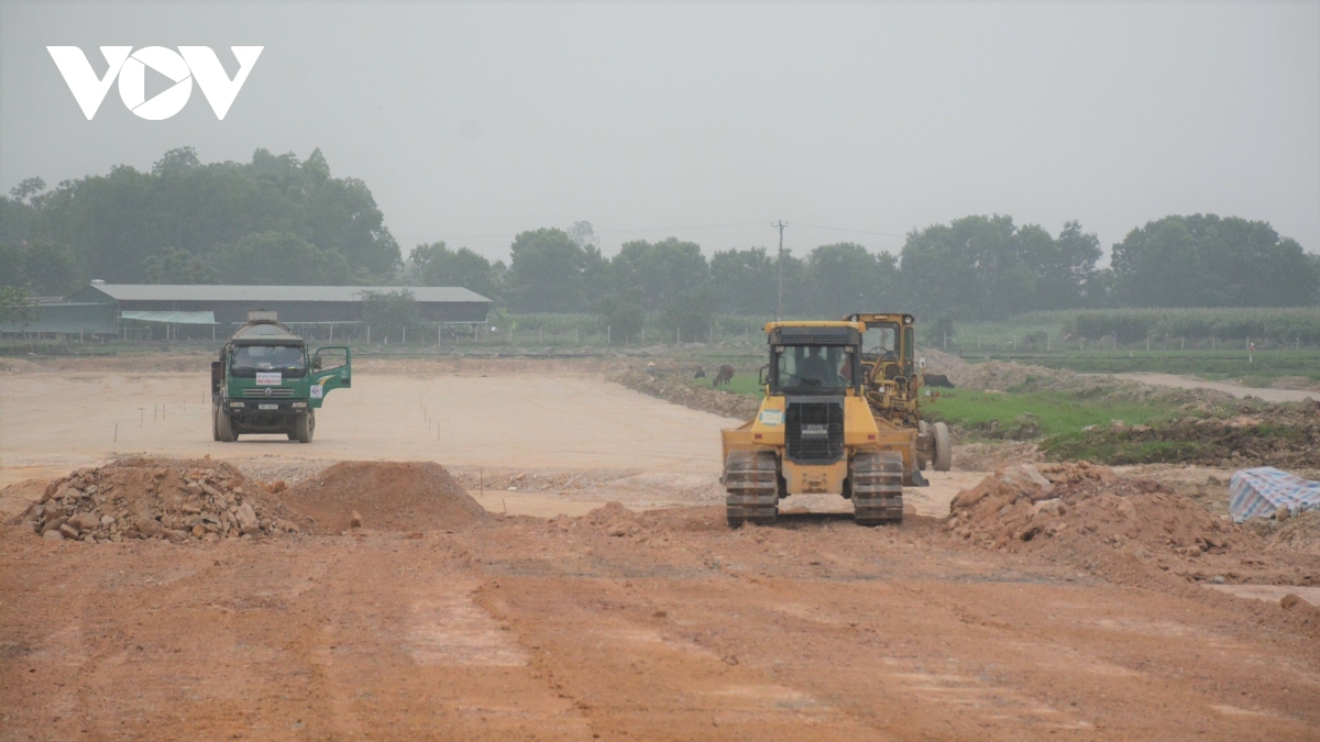Vì sao chậm triển khai tái định cư dự án cao tốc Bắc Nam tại Hà Tĩnh?