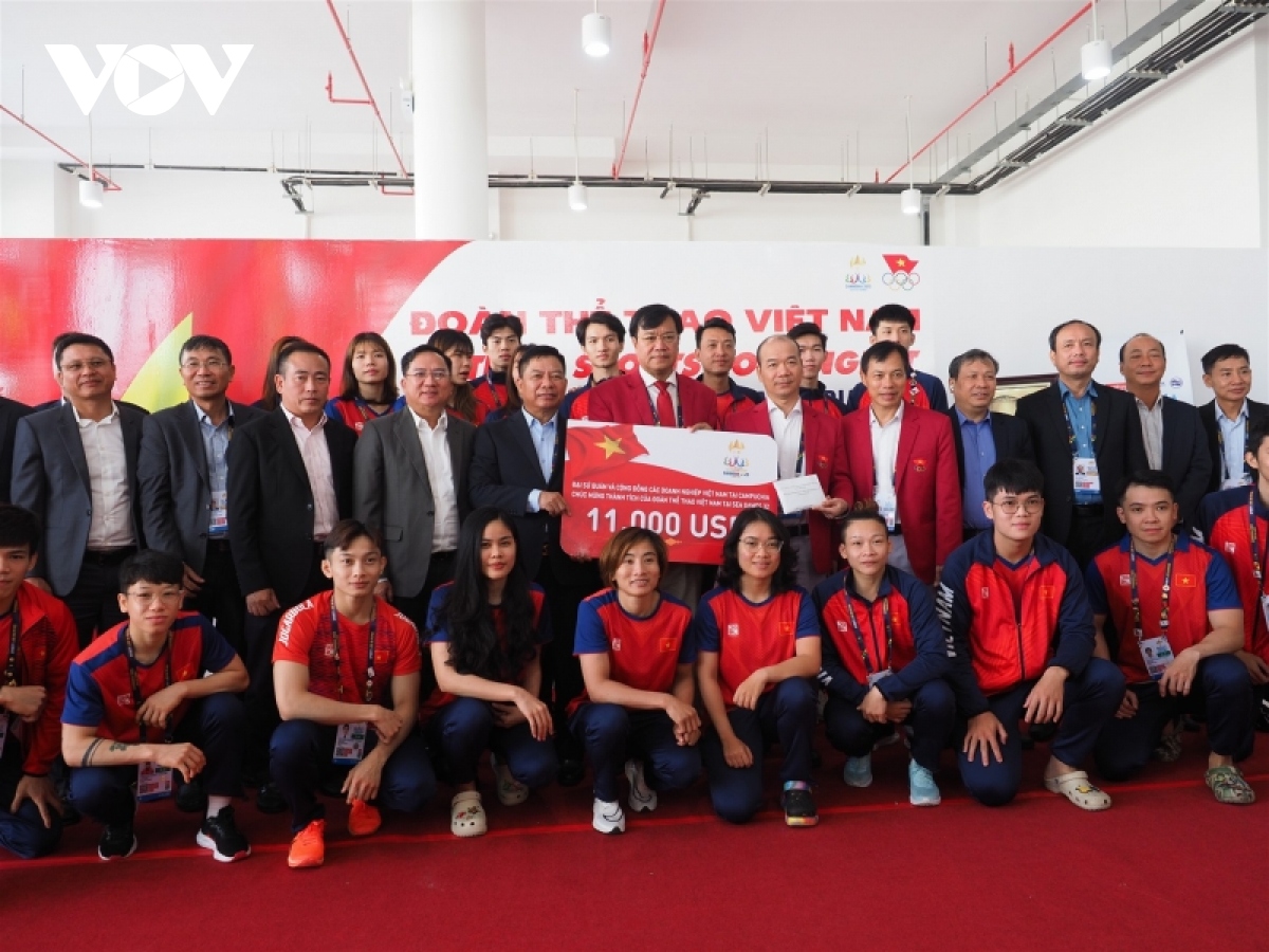 Đại sứ Việt Nam tại Campuchia thăm và chúc mừng Đoàn thể thao Việt Nam dự SEA Games