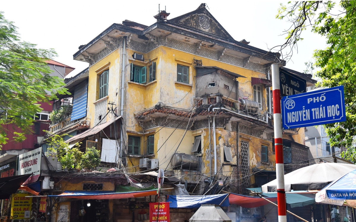 Điểm danh những biệt thự cổ đang xuống cấp, bỏ hoang ở Hà Nội