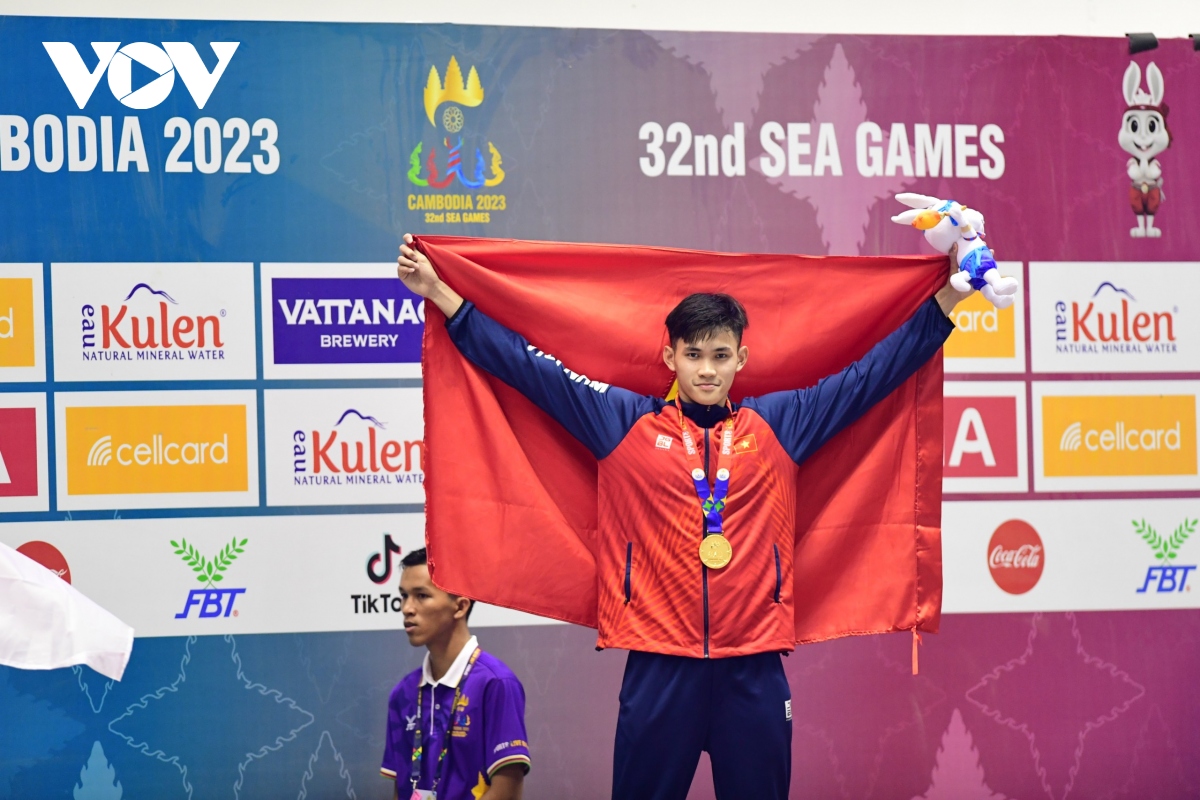 Thanh Bảo phá kỷ lục SEA Games trong ngày thăng hoa của bơi Việt Nam