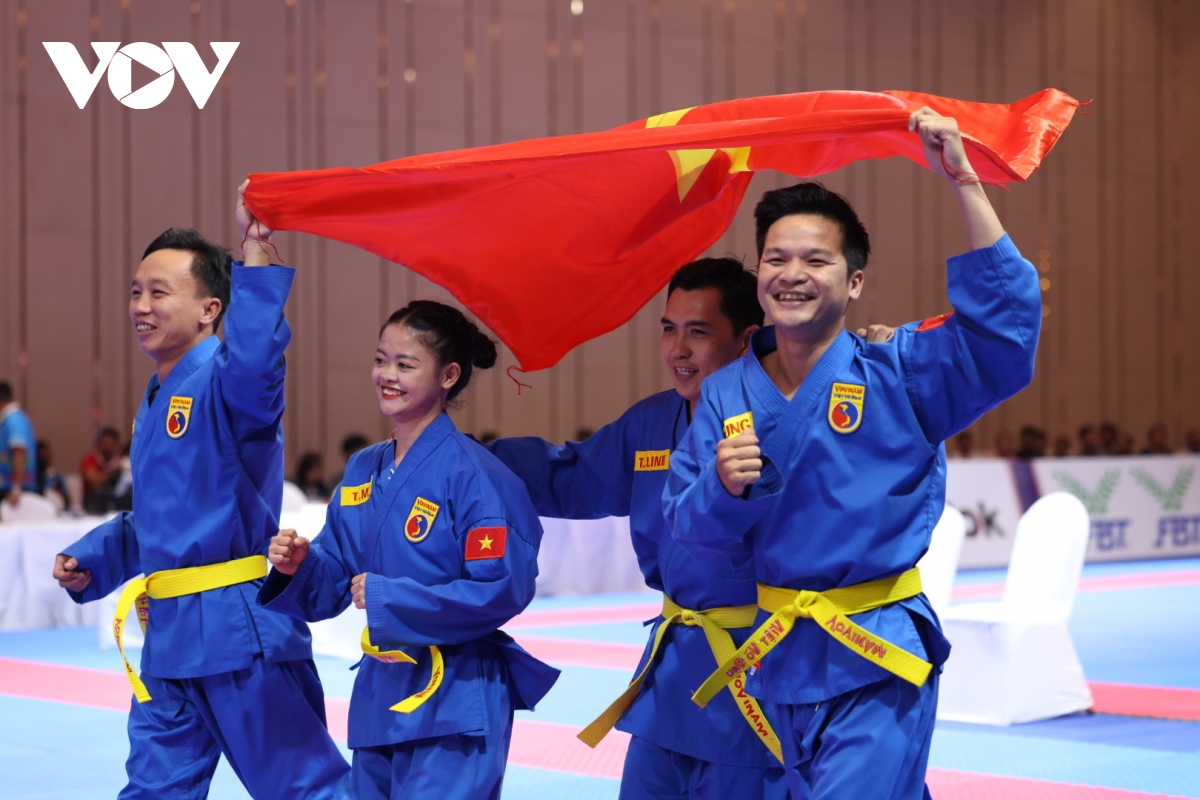 Bảng tổng sắp huy chương SEA Games 32 mới nhất: Đoàn Việt Nam kém Thái Lan 1 HCV