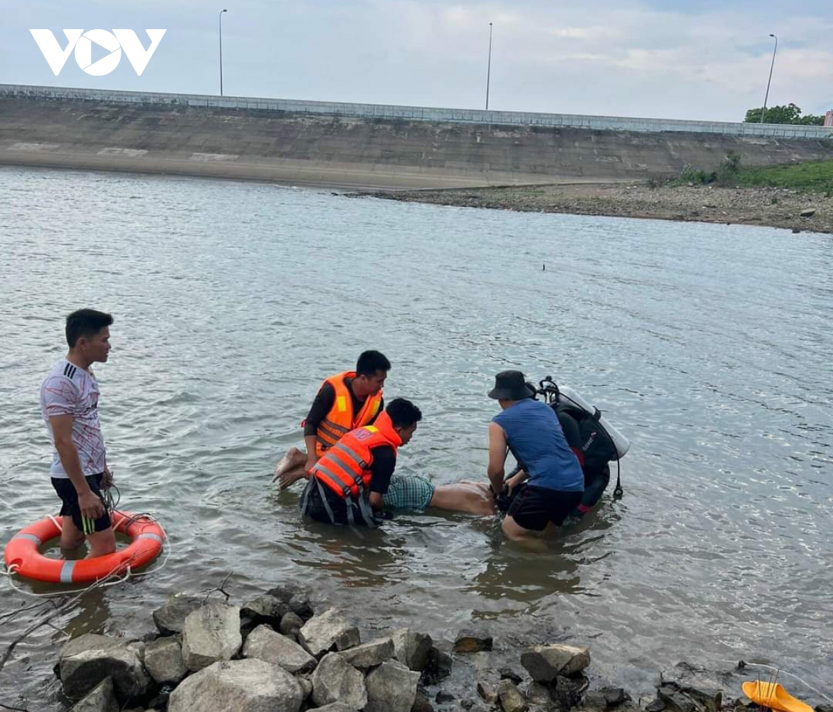 Tìm thấy nạn nhân bị đuối nước tại hồ Sông Sắt ở Ninh Thuận