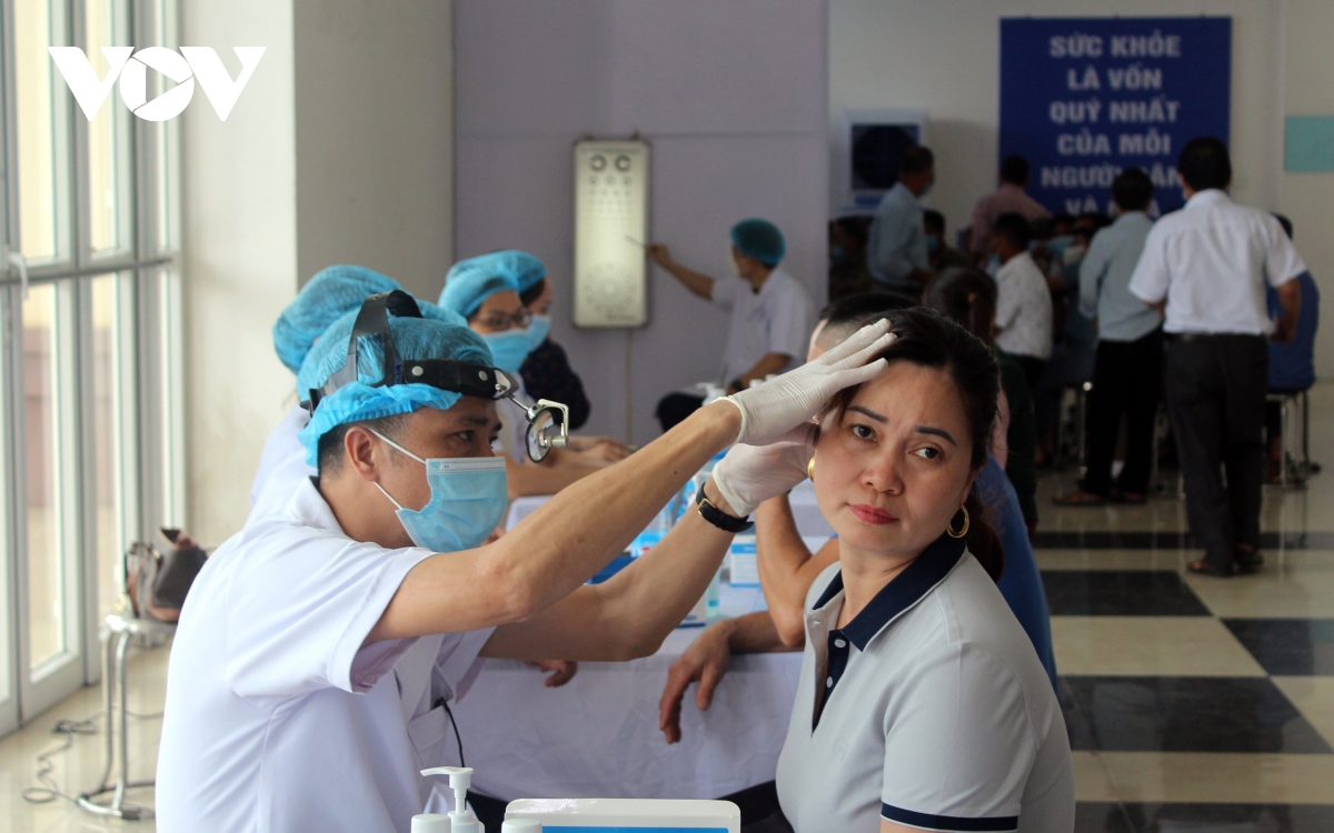 Sở Y tế Hà Nội tổ chức thăm khám sức khỏe miễn phí dành cho người dân Mê Linh