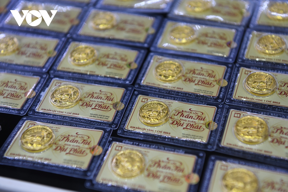 Giá vàng SJC tăng nhẹ, cao hơn vàng thế giới hơn 11 triệu đồng/lượng