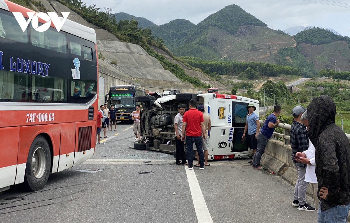Tai nạn trên cao tốc La Sơn- Túy Loan: Tạm giữ lái xe khách gây tai nạn