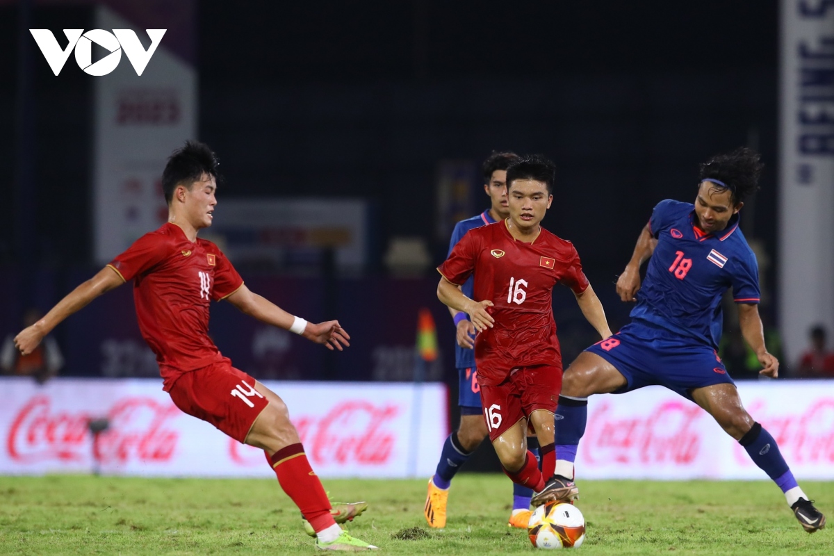 Chia điểm với Thái Lan, U22 Việt Nam phải gặp Indonesia ở bán kết SEA Games 32