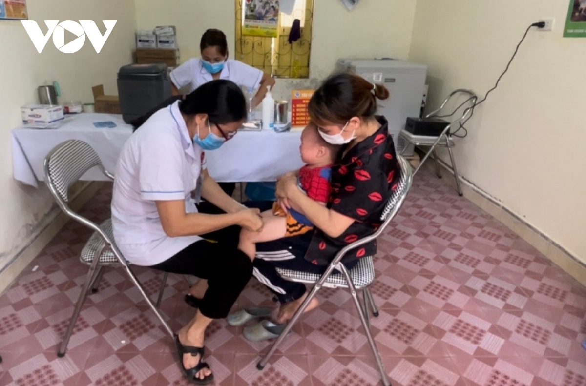 Quảng Ninh thiếu vaccine 5 trong 1, nhiều trẻ em quá lịch tiêm