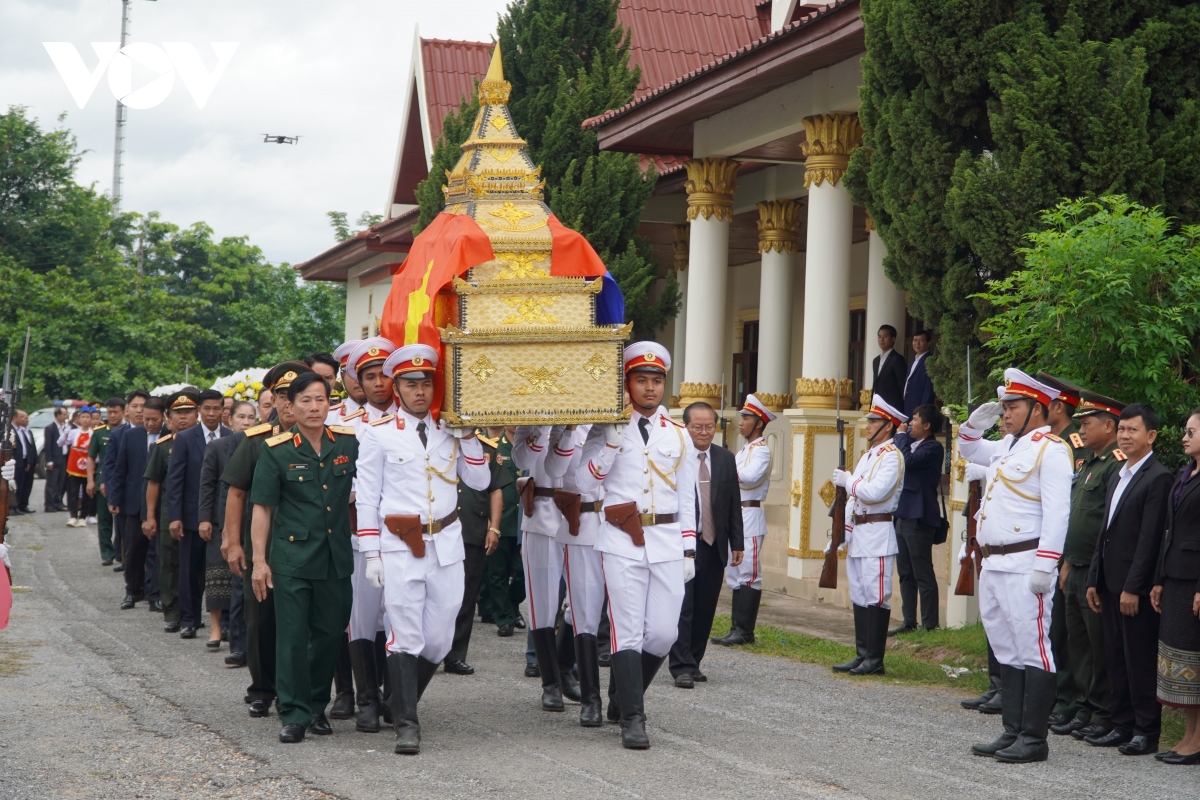 Đưa hài cốt các liệt sĩ Việt Nam hy sinh tại 6 tỉnh Bắc Lào trở về đất mẹ