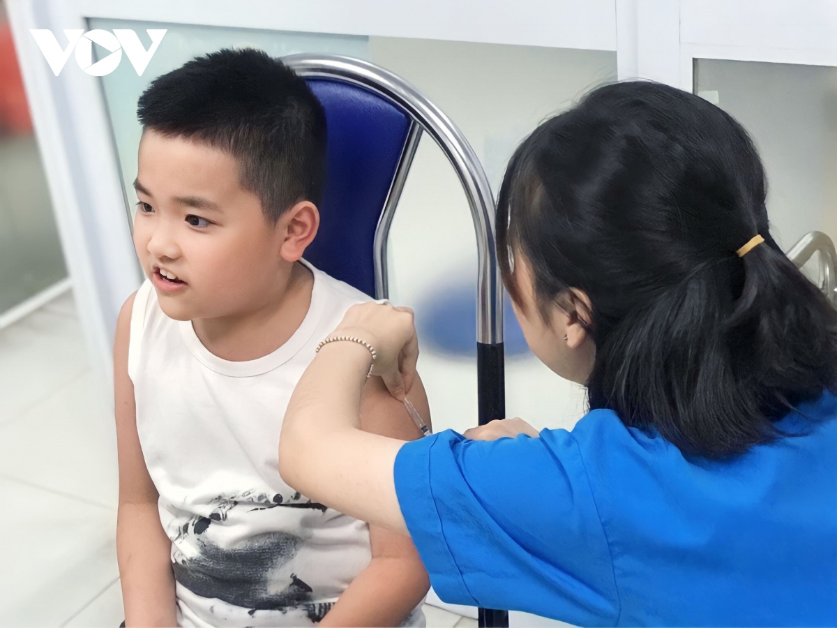 Hoang mang vì trẻ không có vaccine để tiêm