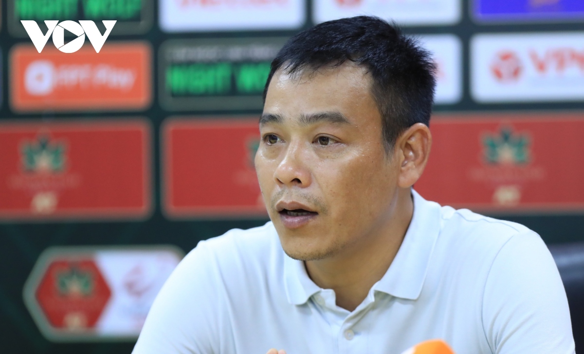 HLV Huy Hoàng xin từ chức, SLNA có huấn luyện viên mới