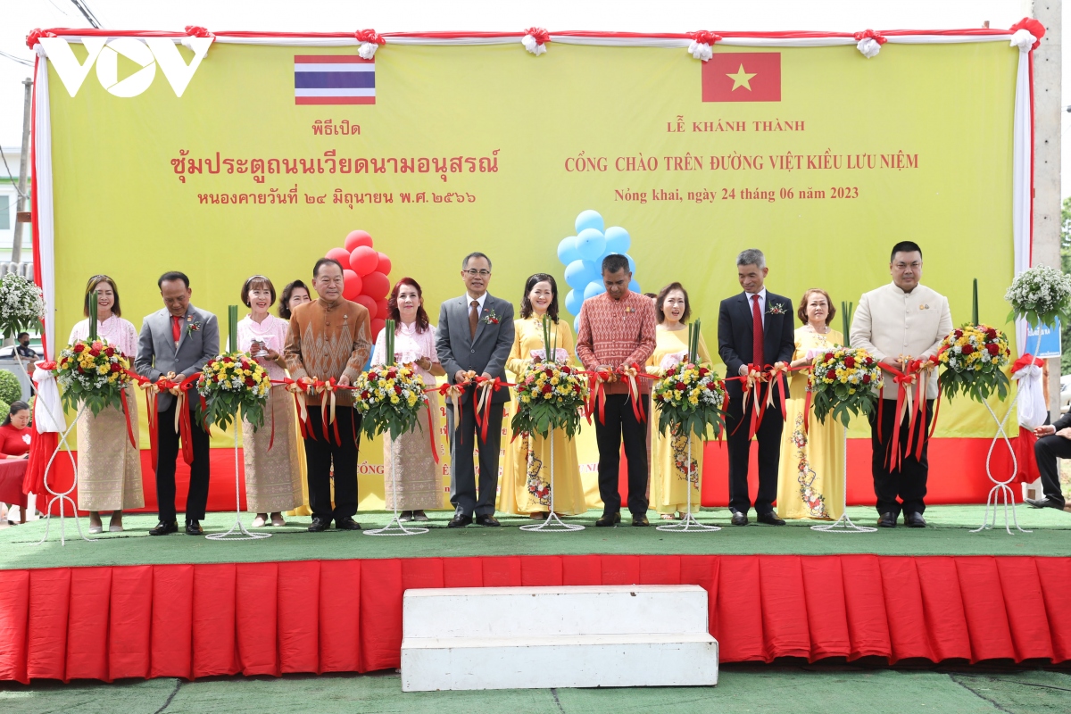 Khánh thành cổng chào ở tỉnh Nỏng Khai, thắt chặt tình hữu nghị Việt Nam - Thái Lan
