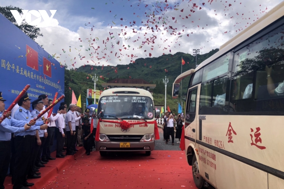 Thông tuyến vận tải hành khách quốc tế Lai Châu – Vân Nam