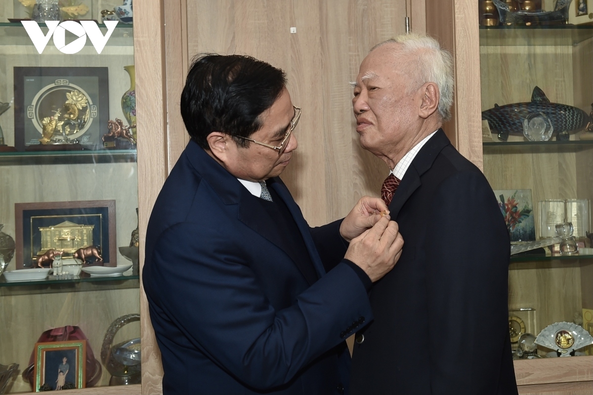 nguyên phó thủ tướng vũ khoan cả một đời không ngừng học hỏi và cống hiến hình ảnh 2 nguyen pho thu tuong vu khoan ca mot doi khong ngung hoc hoi va cong hien hinh anh 2