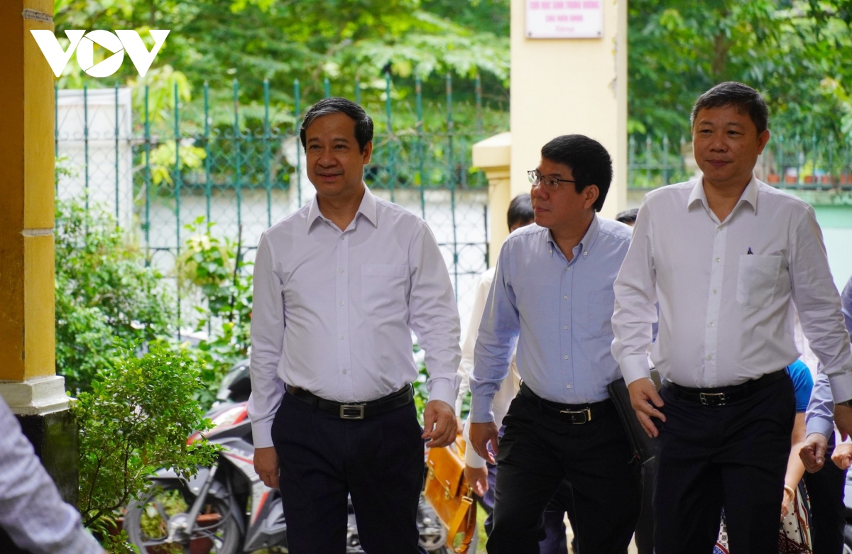 Bộ trưởng Nguyễn Kim Sơn làm việc với TP.HCM về chuẩn bị cho kỳ thi tốt nghiệp THPT