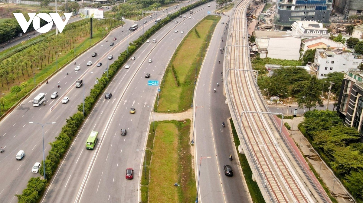 TP.HCM dự tính mở mới 22 tuyến xe buýt kết nối với Metro 1