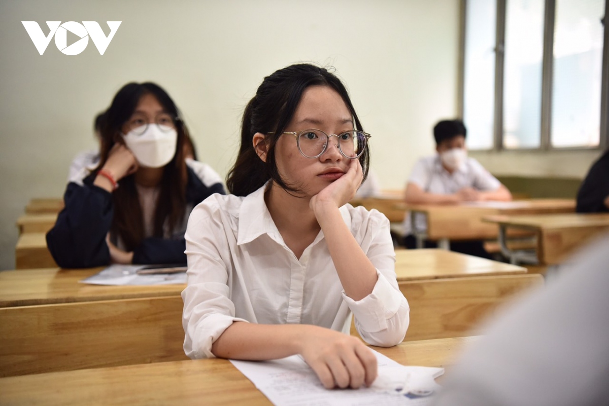 Giáo viên dự báo phổ điểm môn tiếng Anh thi vào 10 tại Hà Nội sẽ thấp hơn năm trước