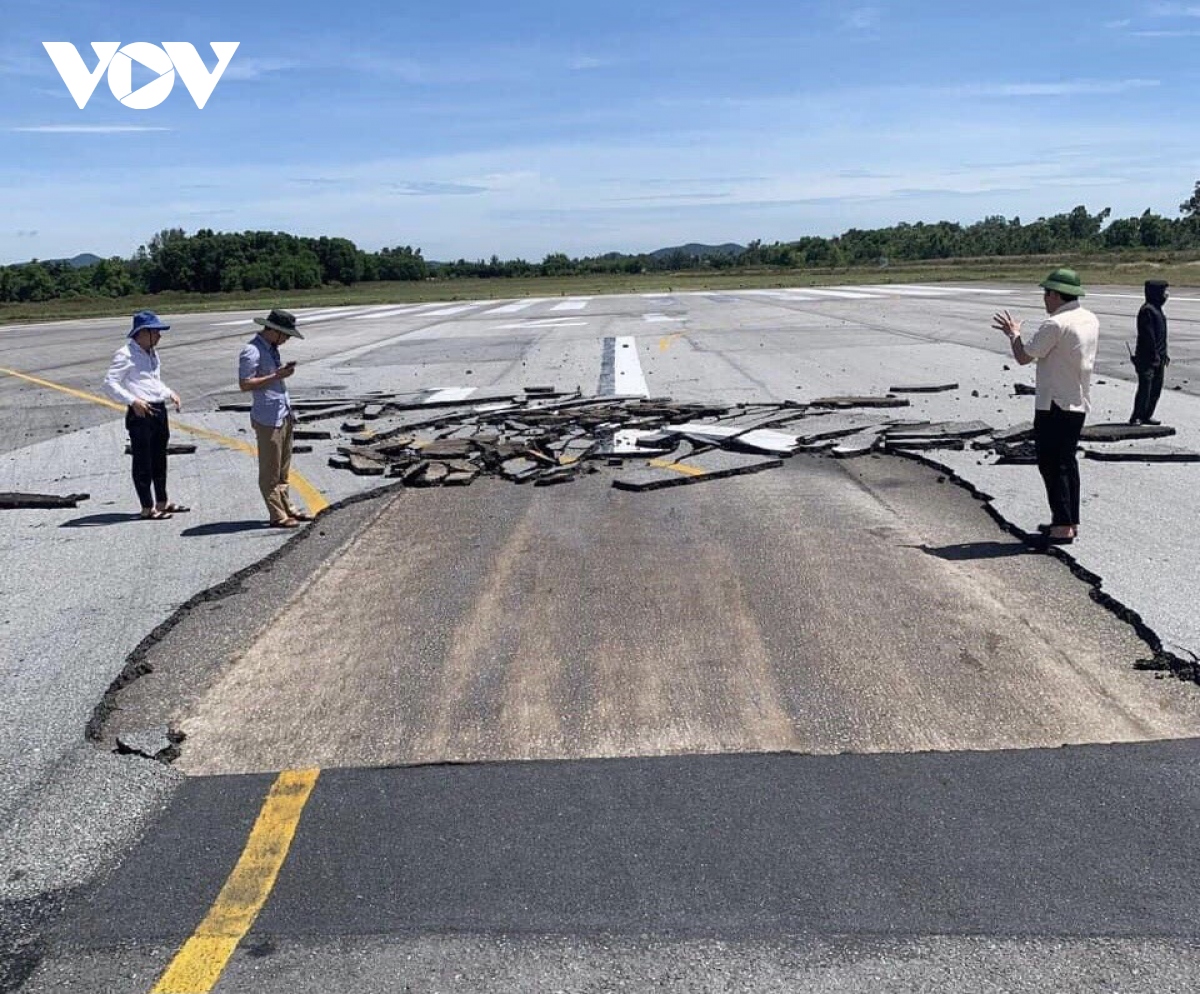 Cảng vụ Hàng không miền Bắc thông tin thêm về sự cố nứt đường băng sân bay Vinh