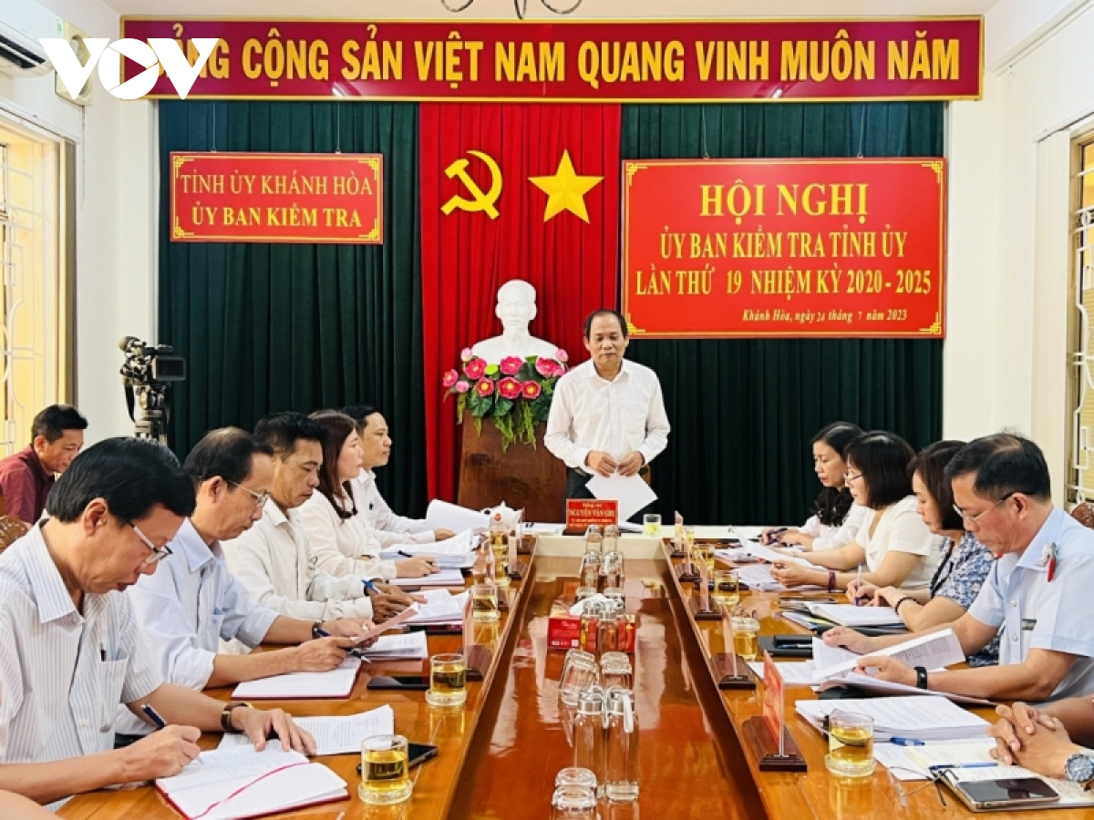 Cảnh cáo Chủ tịch thị xã Ninh Hòa, tỉnh Khánh Hòa