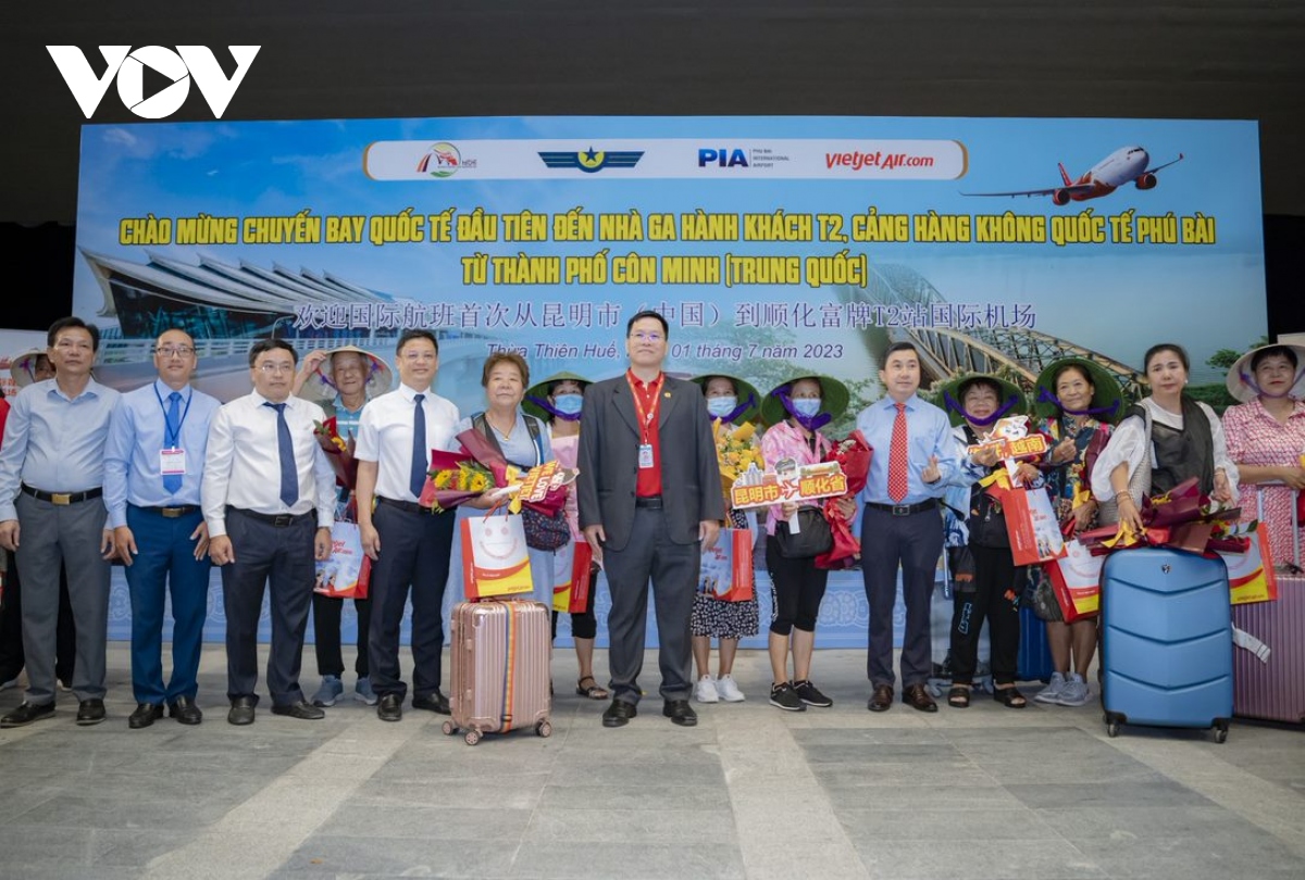 Huế đón chuyến bay đầu tiên từ thành phố Côn Minh, Trung Quốc