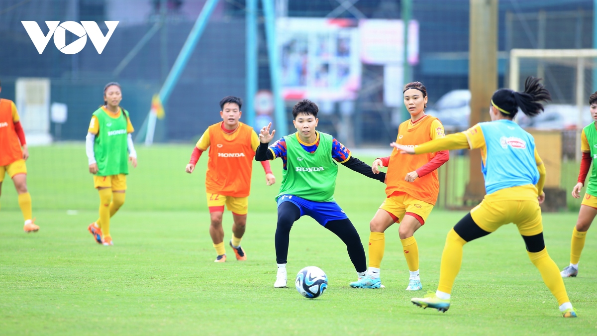 ĐT nữ Việt Nam có bài luyện tập ''đặc biệt'' trước ngày lên đường dự World Cup