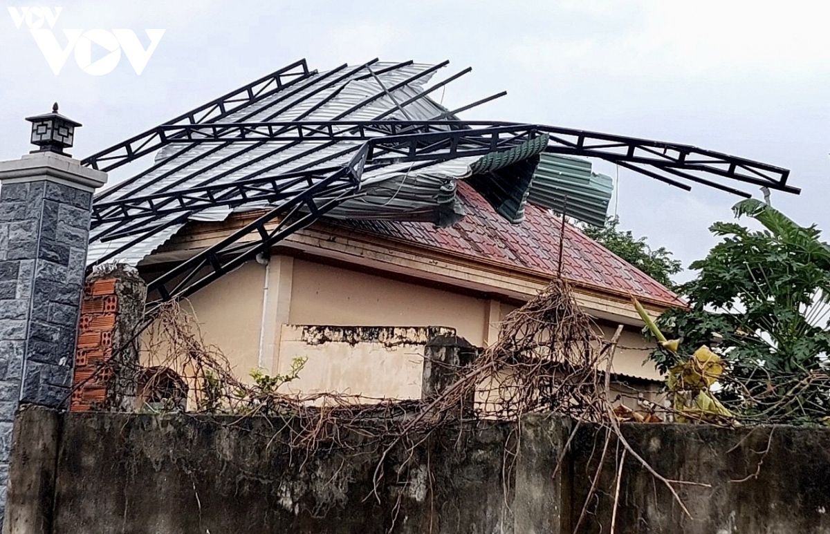Hàng chục căn nhà ở Bà Rịa – Vũng Tàu bị tốc mái