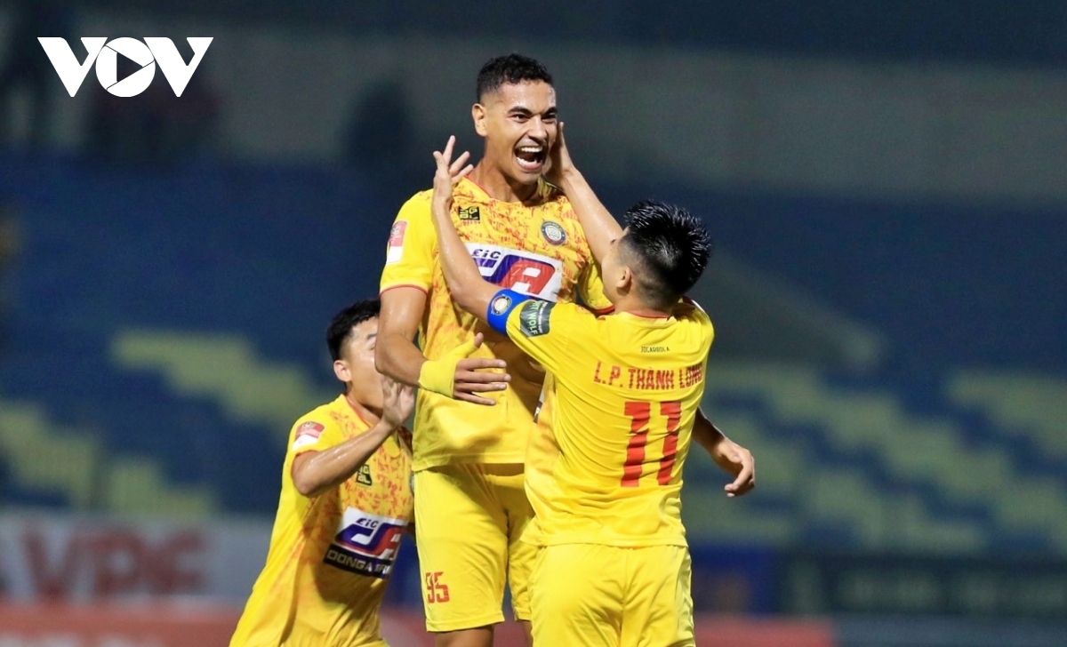 Kết quả V-League 2023: Thanh Hoá "thổi lửa" vào cuộc đua vô địch
