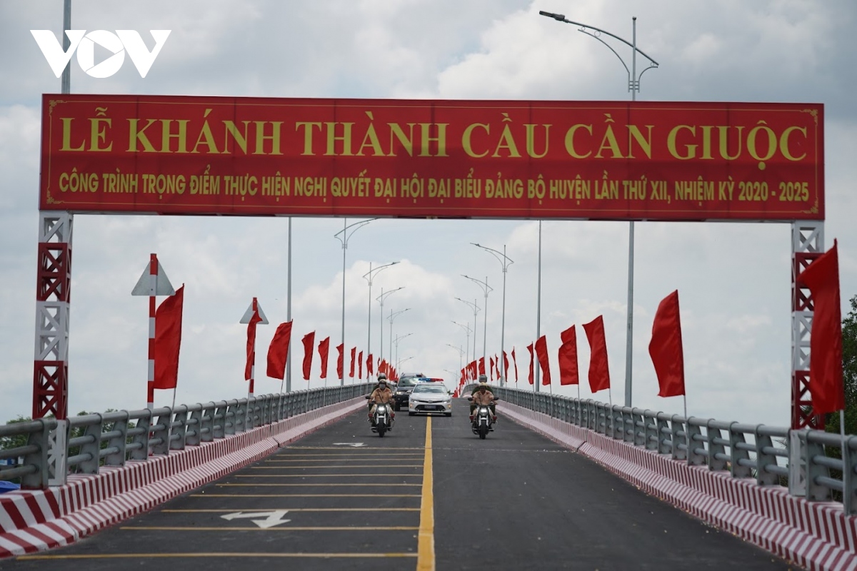Thông xe cầu Cần Giuộc, tăng tính liên kết vùng ở khu Nam Sài Gòn