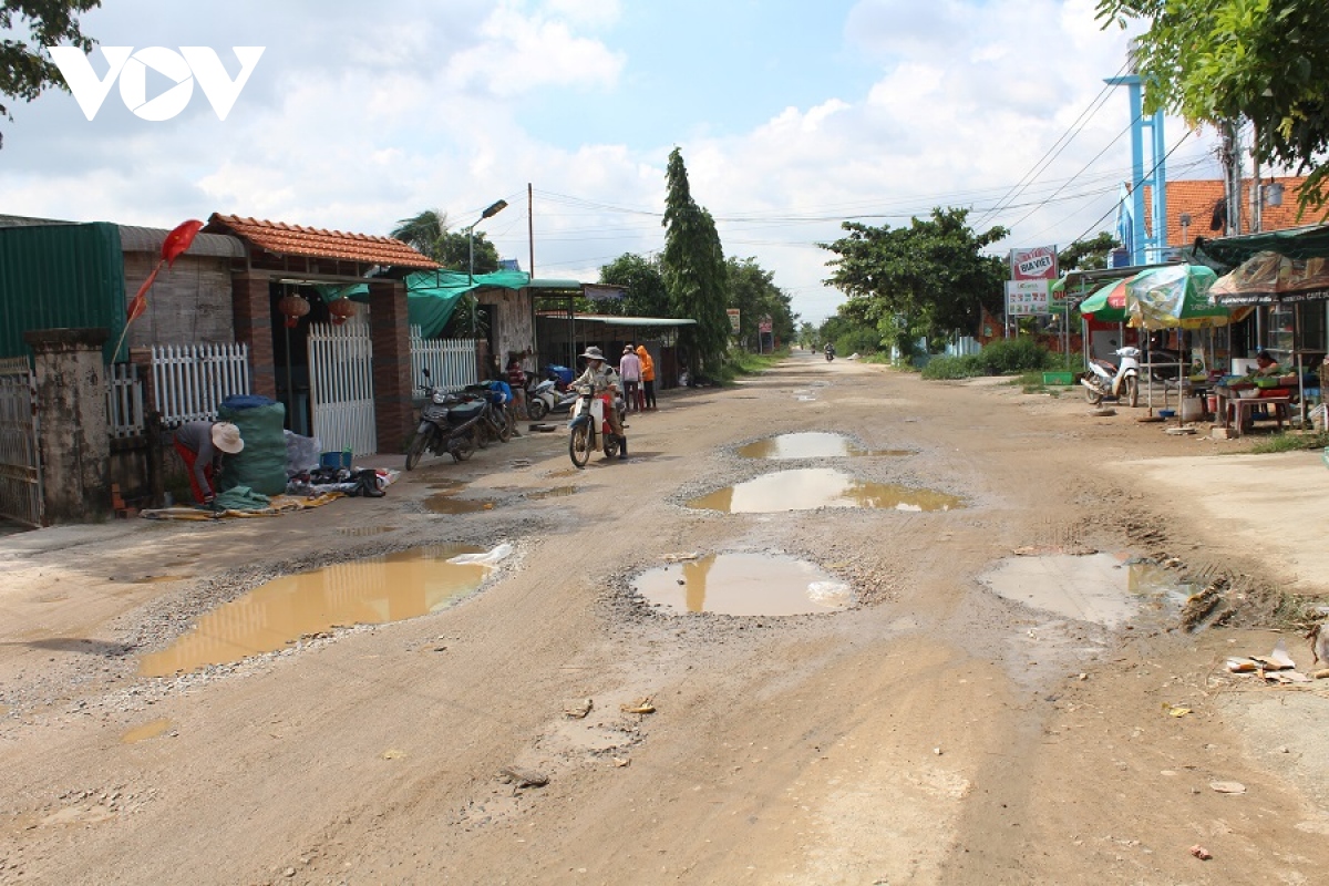 Mượn đường dân sinh thi công cao tốc, nhà thầu "lãng quên" lời hứa với dân