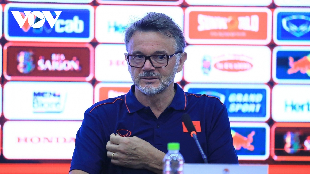 HLV Philippe Troussier mở toang cánh cửa khoác áo ĐT Việt Nam với sao CAHN