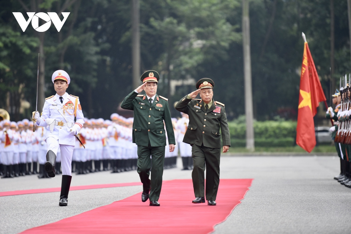Đại tướng Lương Cường chủ trì lễ đón Chủ nhiệm Tổng cục Chính trị QĐND Lào