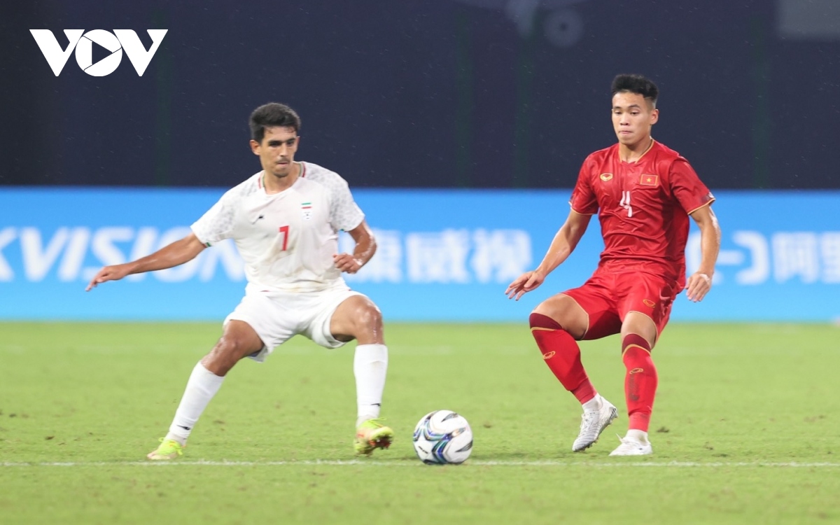 Dư âm Olympic Việt Nam 0-4 Olympic Iran: Mong manh cơ hội đi tiếp