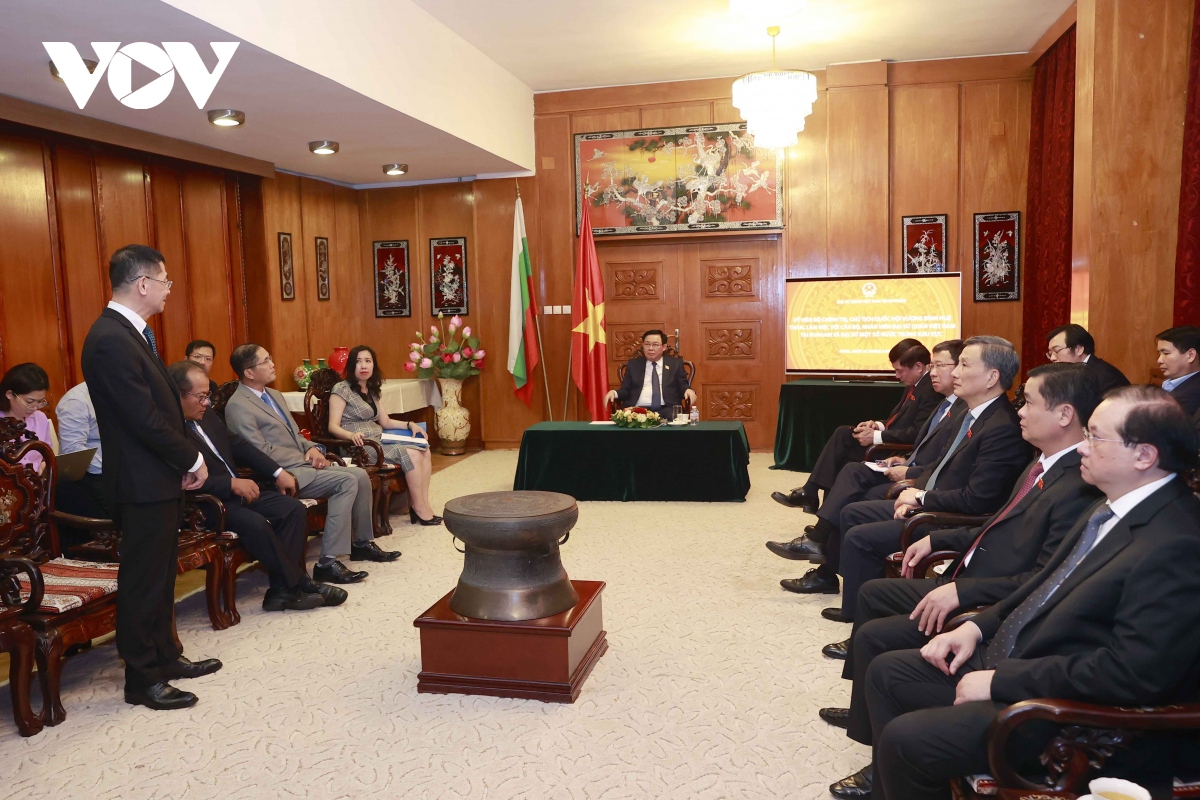 Chủ tịch Quốc hội gặp mặt một số Đại sứ Việt Nam tại các nước châu Âu
