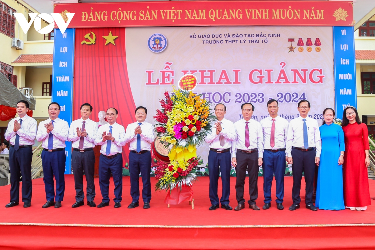 Bắc Ninh, Bắc Giang tưng bừng khai giảng năm học mới