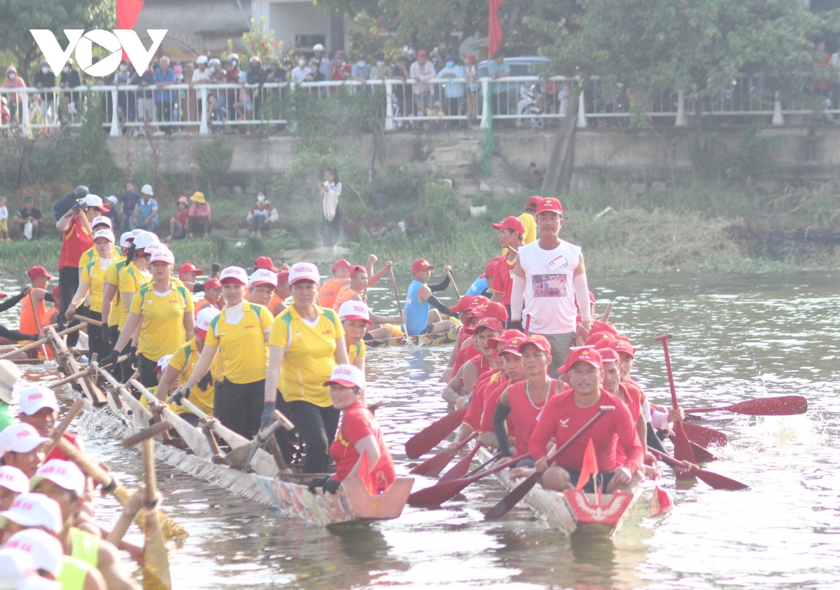 Sông Kiến Giang (Quảng Bình) “dậy sóng” đường đua xanh, mừng Tết Độc lập