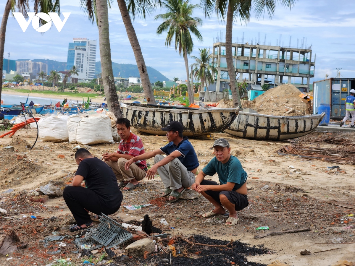 Đà Nẵng: Dân làng chài Nam Ô phản đối doanh nghiệp chắn lối xuống biển