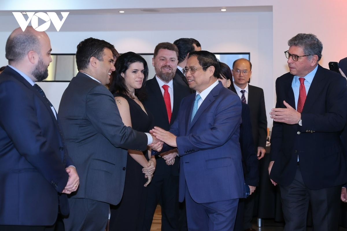 Thủ tướng Chính phủ Phạm Minh Chính tọa đàm với doanh nghiệp Brazil