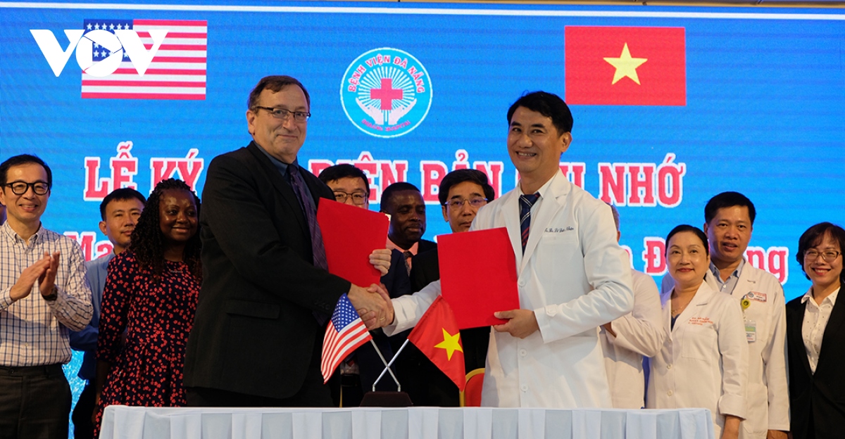 Mayo Clinic hỗ trợ Bệnh viện Đà Nẵng đào tạo bác sĩ và nghiên cứu y khoa