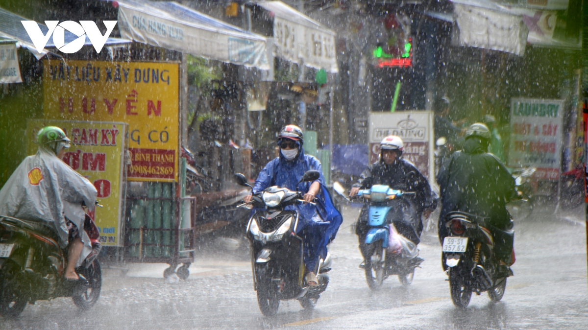 TP.HCM có 25 tuyến đường bị ngập do mưa, chủ yếu ở hai địa phương