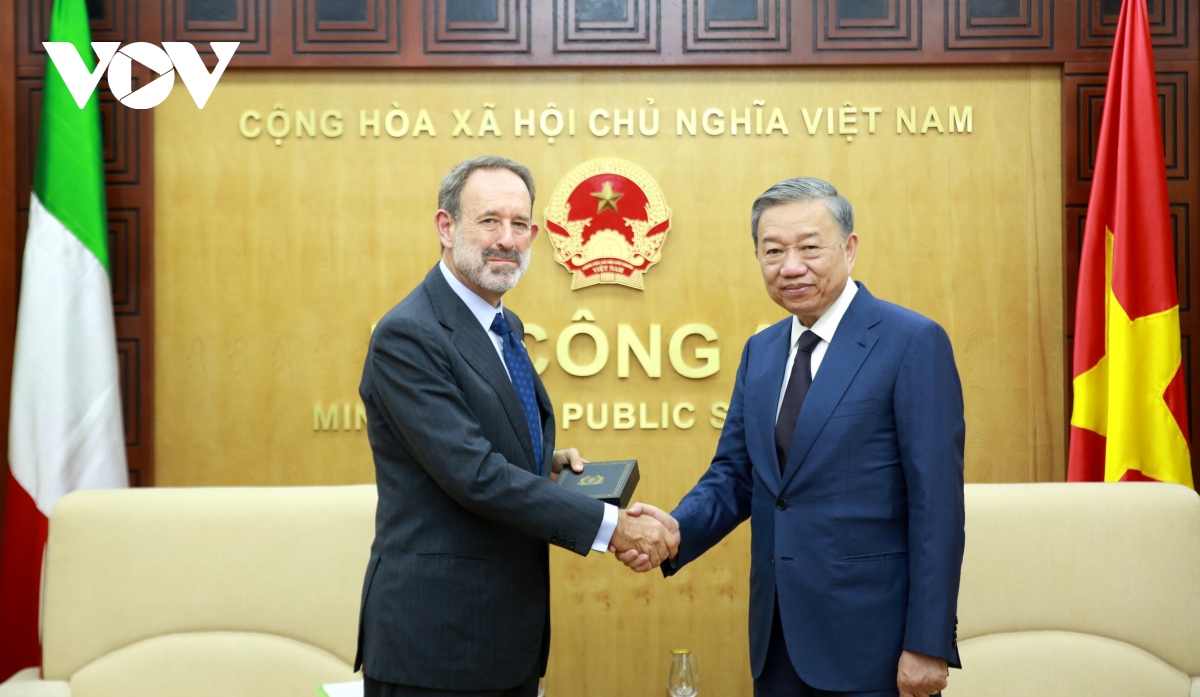 Bộ trưởng Tô Lâm tiếp Đại sứ Cộng hòa Italy tại Việt Nam