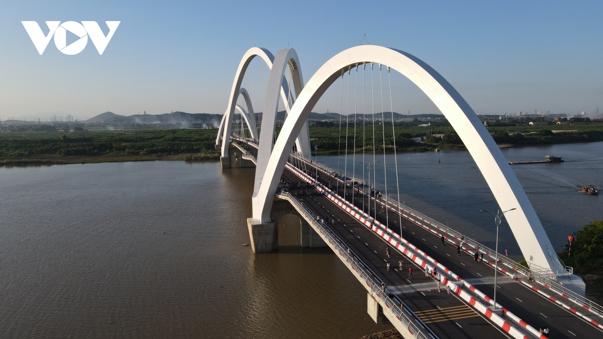Khánh thành cầu vòm thép gần 2.000 tỷ đồng cao nhất Việt Nam