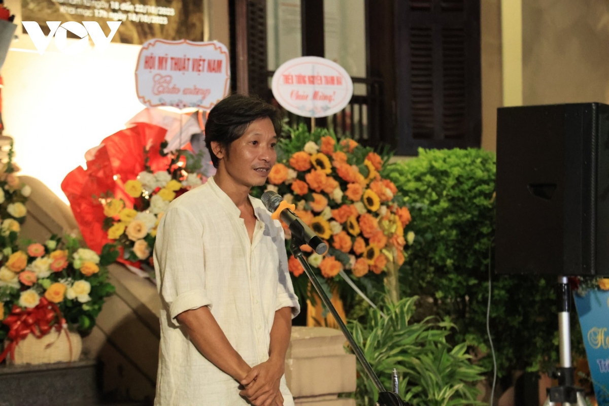 Hoạ sỹ Vũ Thái Bình tái xuất với sắc giấy dó quê hương