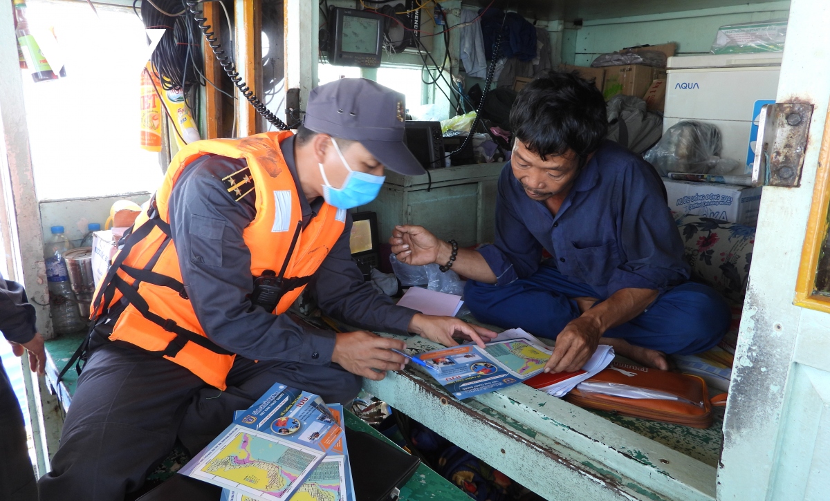 Tuyên truyền về IUU đến ngư dân - biện pháp giảm khai thác thủy sản bất hợp pháp