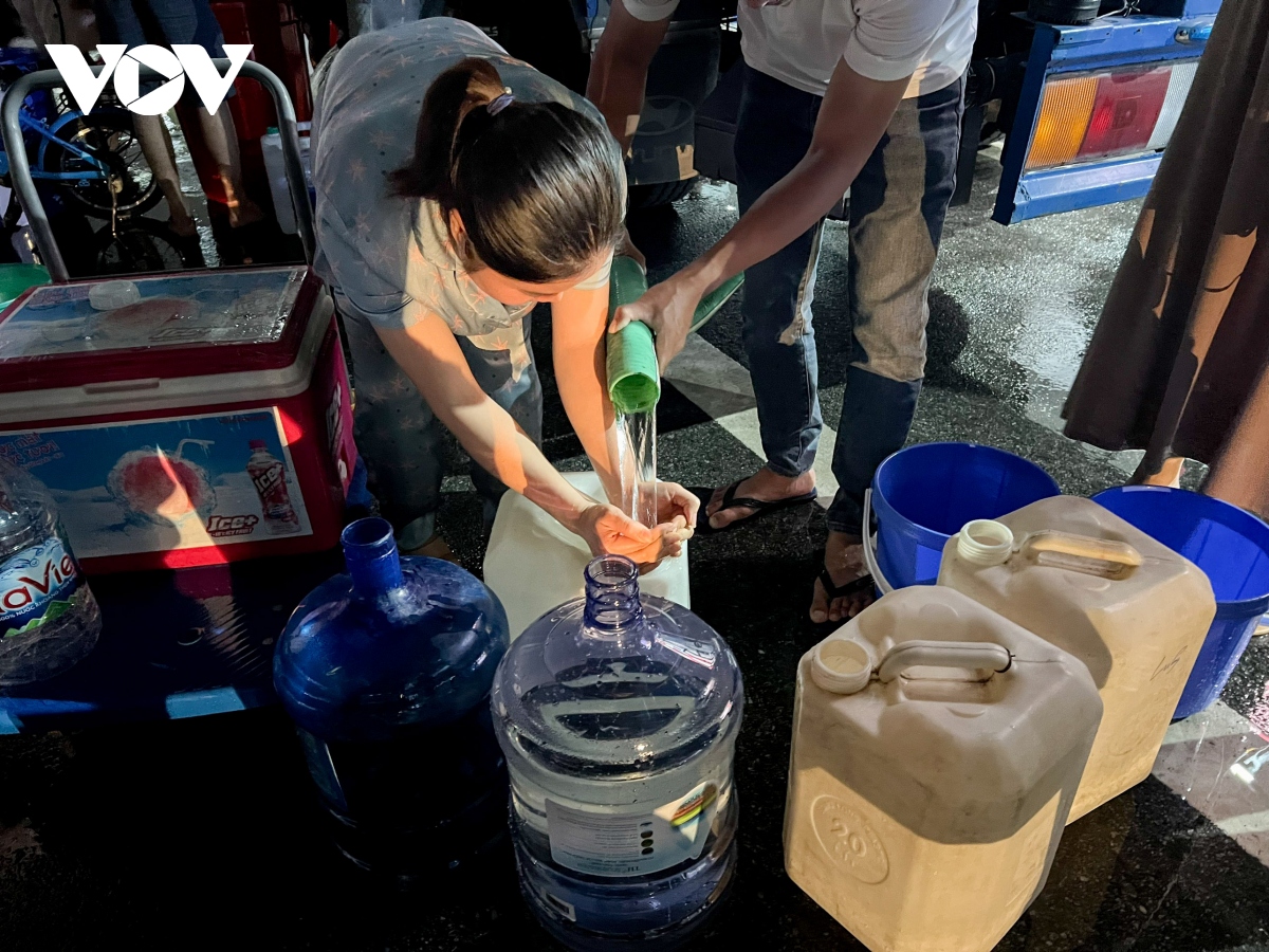 Vụ khu đô thị Thanh Hà bị mất nước: Sẽ cấp nước sạch luân phiên