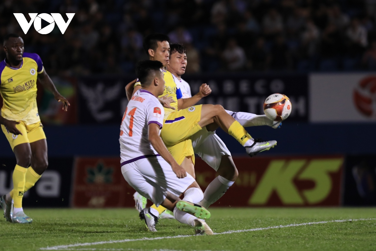 Hà Nội FC thi đấu với mật độ như Ngoại hạng Anh sau trận thắng đầu ở V-League