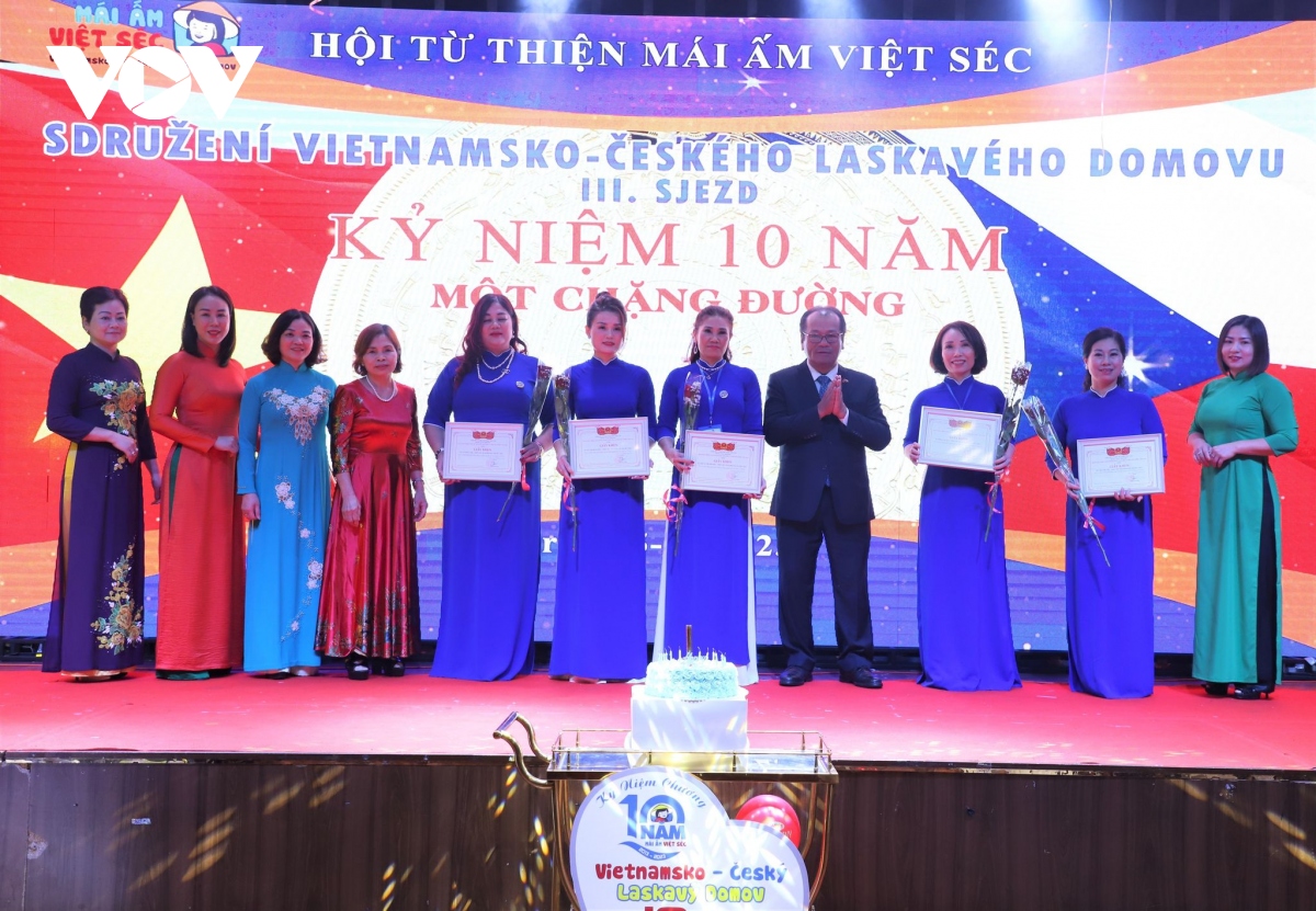 Hội từ thiện "Mái ấm Việt-Séc" kỷ niệm 10 năm ngày thành lập