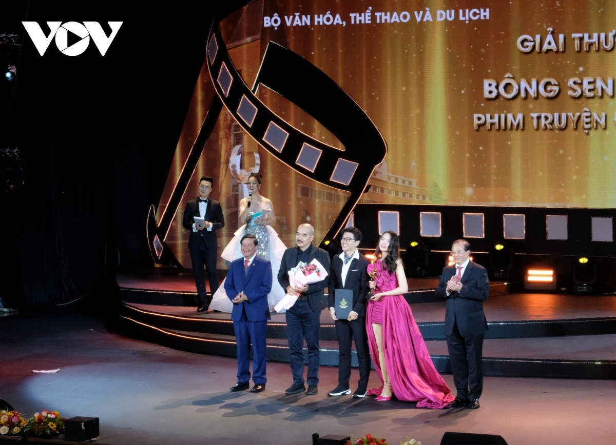 “Tro tàn rực rỡ” thắng lớn tại Liên hoan phim Việt Nam lần thứ 23